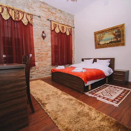 The Twins' House - Binjaket 3* Korce